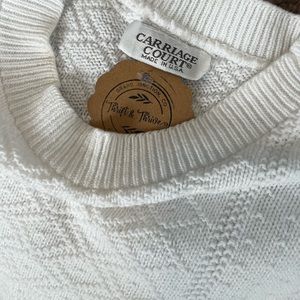 White Short Sleeved Sweater - Knitted Style, Vintage (Size M)